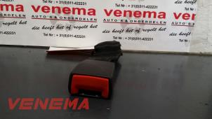 Used Rear seatbelt buckle, centre Nissan Micra (K12) 1.2 16V Price € 15,00 Margin scheme offered by Venema Autoparts