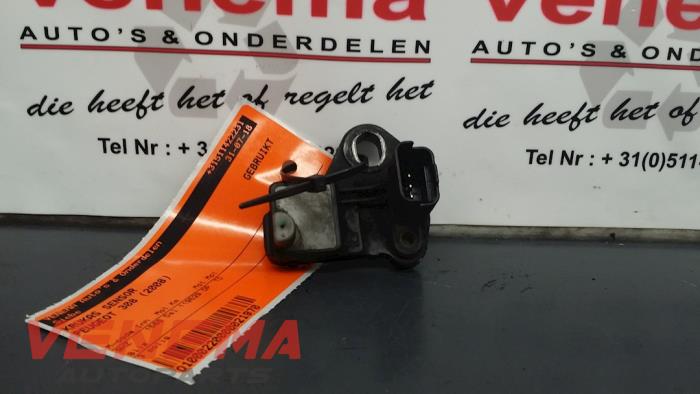 Begagnade Vevaxelsensor Peugeot 308 (4A/C) 1.6 HDiF 16V Pris € 9,99 Marginaltabell erbjuds av Venema Autoparts