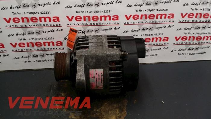Dynamo van een Fiat Punto II (188) 1.9 JTD 80 ELX 3-Drs. 2001