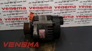 Dynamo van een Fiat Punto II (188) 1.9 JTD 80 ELX 3-Drs. 2001