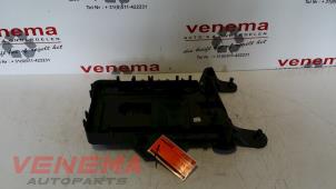 Używane Pojemnik na akumulator Skoda Octavia Combi (1Z5) 1.8 TSI 16V Cena € 25,00 Procedura marży oferowane przez Venema Autoparts