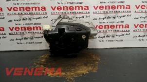 Usagé Serrure portière mécanique 4portes arrière droite Volkswagen Passat Variant (3C5) 2.0 TDI 140 Prix € 9,99 Règlement à la marge proposé par Venema Autoparts