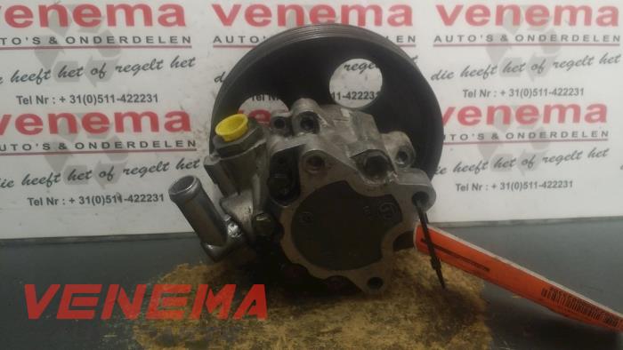 Power steering pump from a Peugeot 406 (8B) 1.8 16V 1999