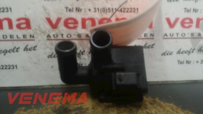 Water pump from a Volkswagen Transporter T5 2.0 TDI DRF 2015