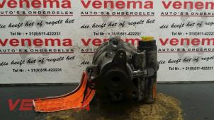 Used Power steering pump Renault Espace (JK) 2.2 dCi 16V Price € 50,00 Margin scheme offered by Venema Autoparts