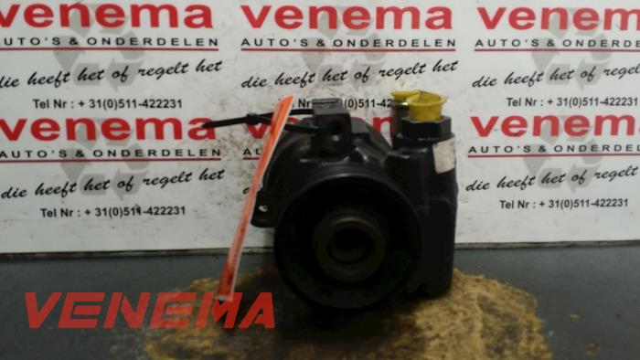 Usagé Pompe direction assistée Ford Mondeo II 1.8 TD CLX Prix € 50,00 Règlement à la marge proposé par Venema Autoparts