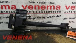 Używane Ogranicznik drzwi prawych przednich wersja 4-drzwiowa Opel Astra H SW (L35) 1.9 CDTi 16V 150 Cena € 14,00 Procedura marży oferowane przez Venema Autoparts