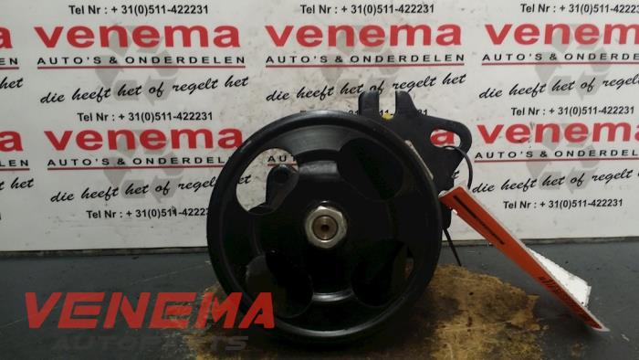 Usagé Pompe de direction Nissan Sunny (N14) 1.4 16V Prix € 45,00 Règlement à la marge proposé par Venema Autoparts