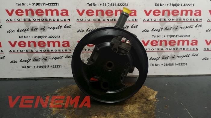Usagé Pompe de direction Mazda 626 (GF12) 1.8i 16V Prix € 45,00 Règlement à la marge proposé par Venema Autoparts
