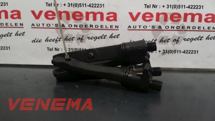 Usagé Injecteurs Opel Vectra C GTS 2.2 DTI 16V Prix € 250,00 Règlement à la marge proposé par Venema Autoparts