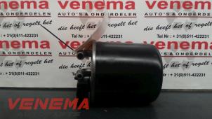 Używane Obudowa filtra paliwa Mercedes Sprinter 3,5t (906.73) 316 CDI 16V Cena € 35,00 Procedura marży oferowane przez Venema Autoparts