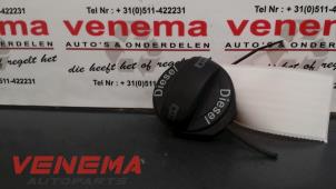 Usados Tapón de depósito Audi A4 Avant (B8) 2.0 TDI 16V Precio € 9,99 Norma de margen ofrecido por Venema Autoparts