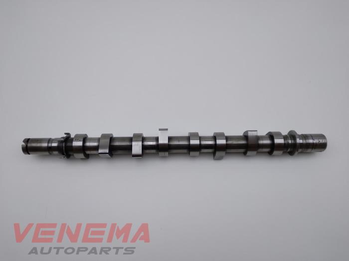 Camshaft from a Renault Trafic New (FL) 1.9 dCi 82 16V 2004