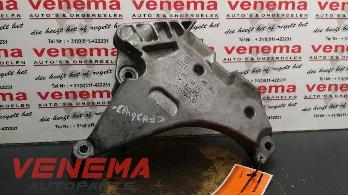 Used Engine mount Volkswagen Touran (1T3) 2.0 TDI 16V 140 Price € 19,99 Margin scheme offered by Venema Autoparts