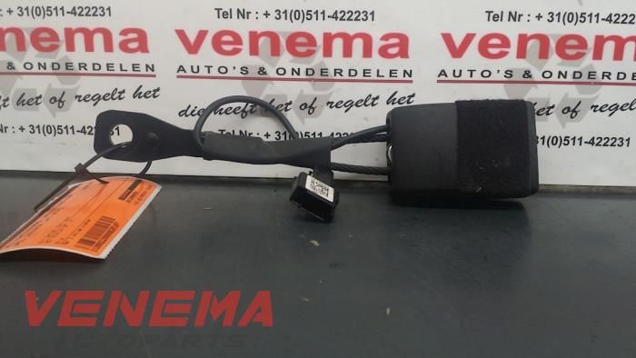 Insertion ceinture de sécurité avant gauche d'un Opel Insignia Sports Tourer 2.0 CDTI 16V 130 ecoFLEX 2013