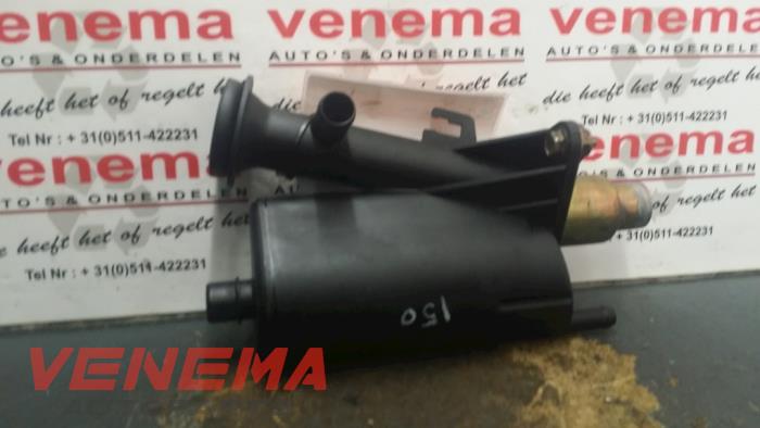 Oil fill pipe from a Renault Trafic New (FL) 1.9 dCi 82 16V 2004