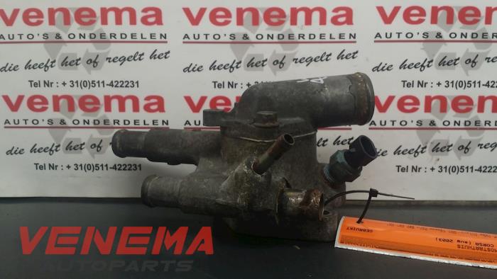 Usagé Boîtier thermostat Opel Combo (Corsa C) 1.7 DI 16V Prix € 14,99 Règlement à la marge proposé par Venema Autoparts