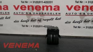 Używane Przelacznik reflektora LHV Volkswagen Golf Plus (5M1/1KP) 1.4 TSI 122 16V Cena € 9,00 Procedura marży oferowane przez Venema Autoparts