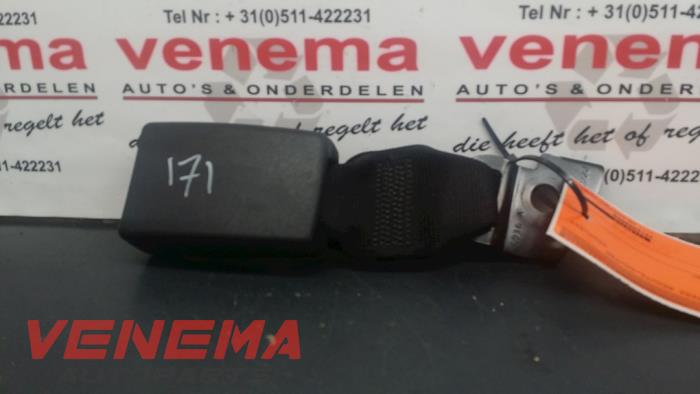 Insertion ceinture de sécurité arrière droite d'un Opel Meriva 1.4 16V Twinport 2006