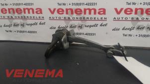 Usagé Butée 4portes arrière gauche Opel Meriva 1.4 16V Twinport Prix € 10,00 Règlement à la marge proposé par Venema Autoparts