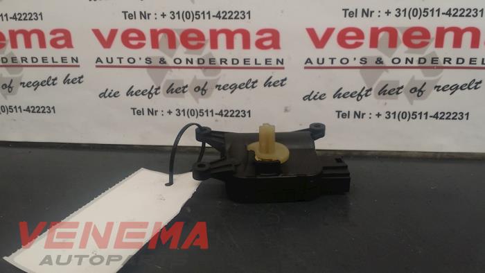 Heater valve motor from a Opel Meriva 1.4 16V Twinport 2006