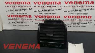Used Dashboard vent Volkswagen Jetta III (1K2) 2.0 16V FSI Price € 15,00 Margin scheme offered by Venema Autoparts