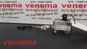 Usagé Moteur de verrouillage clapet réservoir Volkswagen Jetta III (1K2) 2.0 16V FSI Prix € 15,00 Règlement à la marge proposé par Venema Autoparts