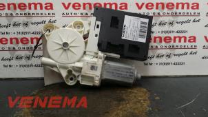 Usados Motor de ventanilla de puerta Volvo V50 (MW) 2.0 D 16V Precio € 50,00 Norma de margen ofrecido por Venema Autoparts