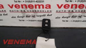 Używane Przelacznik centralnego zamka Volvo V50 (MW) 2.0 D 16V Cena € 7,50 Procedura marży oferowane przez Venema Autoparts