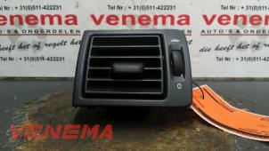 Gebrauchte Luftgitter Armaturenbrett Volvo V50 (MW) 2.0 D 16V Preis € 15,00 Margenregelung angeboten von Venema Autoparts