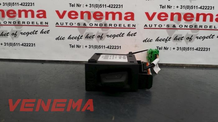Phone module from a Volvo V50 (MW) 2.0 D 16V 2007