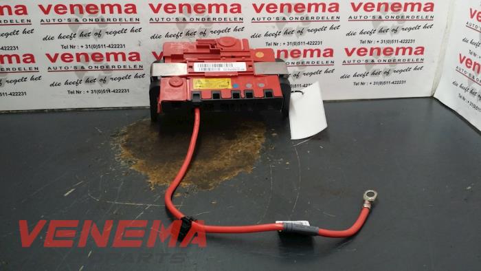 Fuse Box Bmw 1 Serie 118d 16v Venema Autoparts