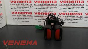 Gebrauchte Sicherheitsgurt Schließe Mitte hinten Volvo V50 (MW) 2.0 D 16V Preis € 25,00 Margenregelung angeboten von Venema Autoparts
