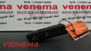 Używane Przelacznik Start/Stop Seat Leon SC (5FC) 2.0 TDI Ecomotive 16V Cena € 25,00 Procedura marży oferowane przez Venema Autoparts