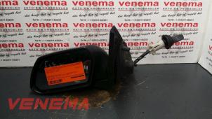 Używane Lusterko zewnetrzne lewe Ford Mondeo III 1.8 16V Cena € 25,00 Procedura marży oferowane przez Venema Autoparts