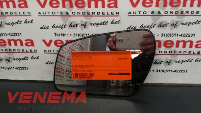 Używane Szyba lusterka lewego Ford Focus 2 Wagon 1.6 TDCi 16V 110 Cena € 9,99 Procedura marży oferowane przez Venema Autoparts