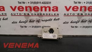 Używane Wzmacniacz anteny Mini Mini (R56) 1.6 16V Cooper Cena € 10,00 Procedura marży oferowane przez Venema Autoparts