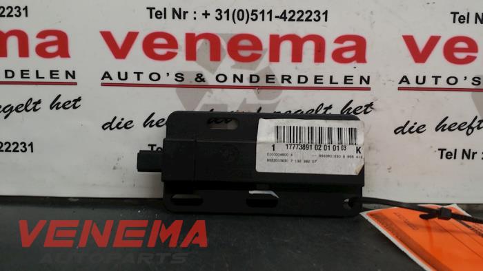 Używane Antena BMW 3 serie Touring (E91) 318i 16V Cena € 14,99 Procedura marży oferowane przez Venema Autoparts
