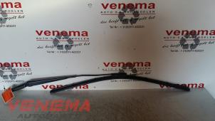 Używane Ramie wycieraczki przedniej Citroen C4 Picasso (UD/UE/UF) 1.6 16V THP Sensodrive Cena € 20,00 Procedura marży oferowane przez Venema Autoparts