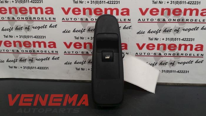 Usados Interruptor de ventanilla eléctrica Citroen C4 Picasso (UD/UE/UF) 1.6 16V THP Sensodrive Precio € 9,99 Norma de margen ofrecido por Venema Autoparts