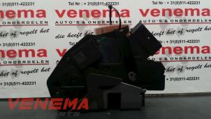 Używane Mechanizm blokady drzwi lewych przednich wersja 4-drzwiowa Ford Fiesta 6 (JA8) 1.4 TDCi Cena € 45,00 Procedura marży oferowane przez Venema Autoparts