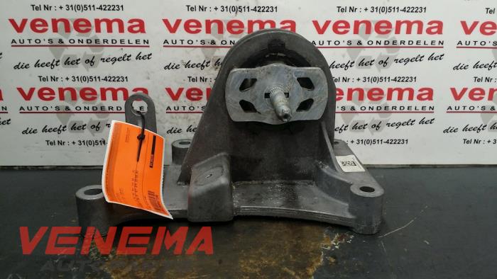 Engine mount from a Fiat 500 (312) 0.9 TwinAir 85 2015