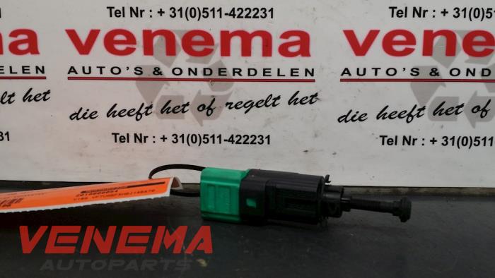 Brake pedal sensor switch