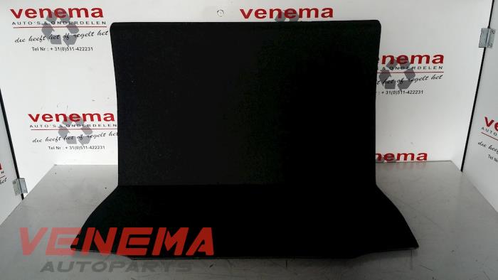 Parcel shelf