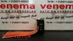 Used AUX / USB connection Mini Mini (R56) 1.4 16V One Price € 20,00 Margin scheme offered by Venema Autoparts