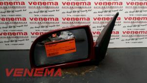 Used Wing mirror, left Kia Carens II (FJ) 2.0 CRDI 16V Price € 30,00 Margin scheme offered by Venema Autoparts