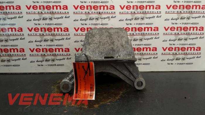 Used Engine mount Alfa Romeo Giulietta (940) 1.6 JTDm 16V Price € 19,99 Margin scheme offered by Venema Autoparts
