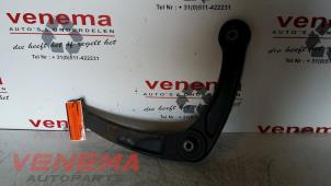 Used Front wishbone, left Peugeot 307 SW (3H) 1.6 HDi 16V Price € 25,00 Margin scheme offered by Venema Autoparts