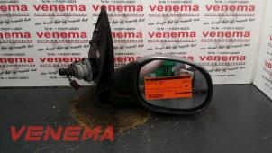 Usagé Rétroviseur extérieur droit Peugeot 206 (2A/C/H/J/S) 1.4 16V Prix € 20,00 Règlement à la marge proposé par Venema Autoparts