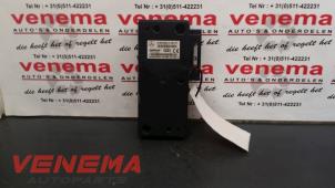 Używane Modul telefoniczny Mercedes ML I (163) 400 4.0 CDI V8 32V Cena € 35,00 Procedura marży oferowane przez Venema Autoparts